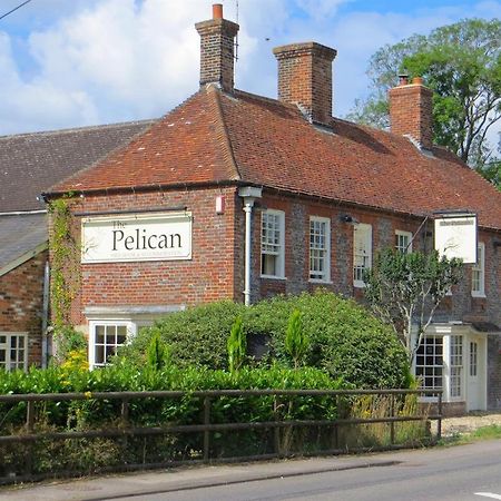The Pelican Inn Froxfield  Buitenkant foto