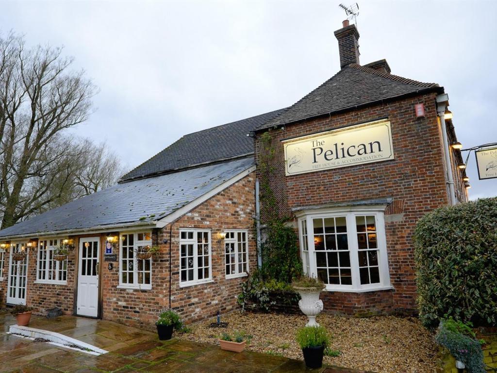 The Pelican Inn Froxfield  Buitenkant foto