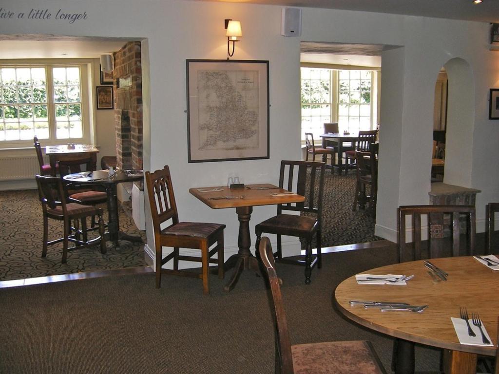 The Pelican Inn Froxfield  Buitenkant foto