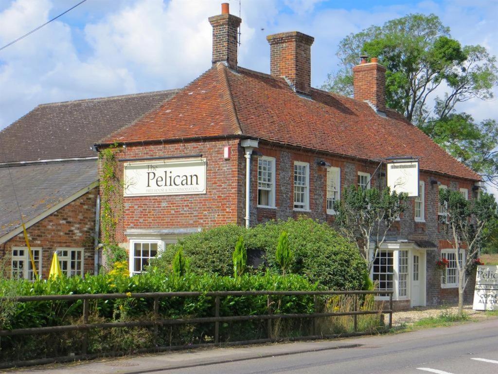 The Pelican Inn Froxfield  Buitenkant foto